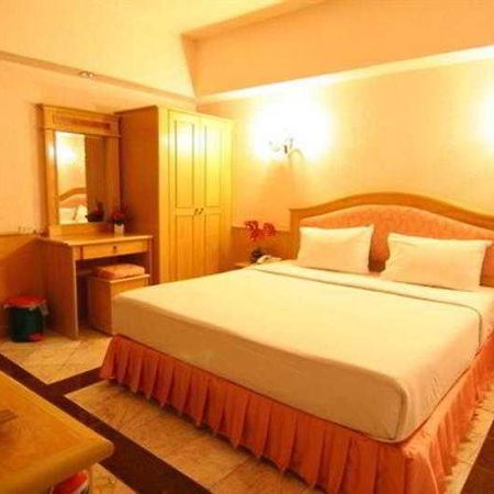 13 Coins Airport Hotel Min Buri 방콕 외부 사진