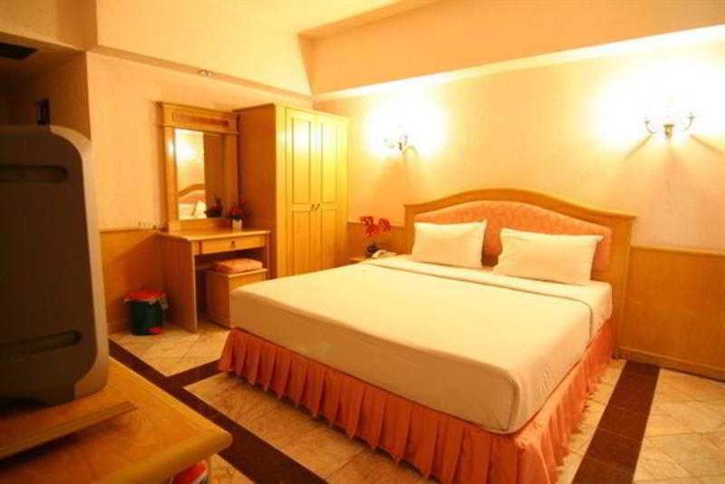 13 Coins Airport Hotel Min Buri 방콕 외부 사진