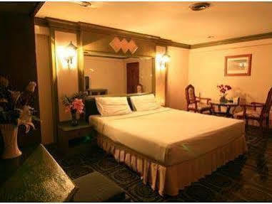 13 Coins Airport Hotel Min Buri 방콕 외부 사진