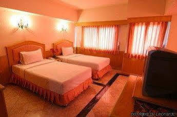 13 Coins Airport Hotel Min Buri 방콕 외부 사진