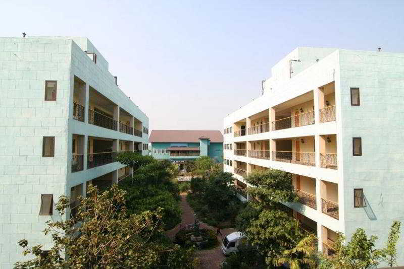 13 Coins Airport Hotel Min Buri 방콕 외부 사진